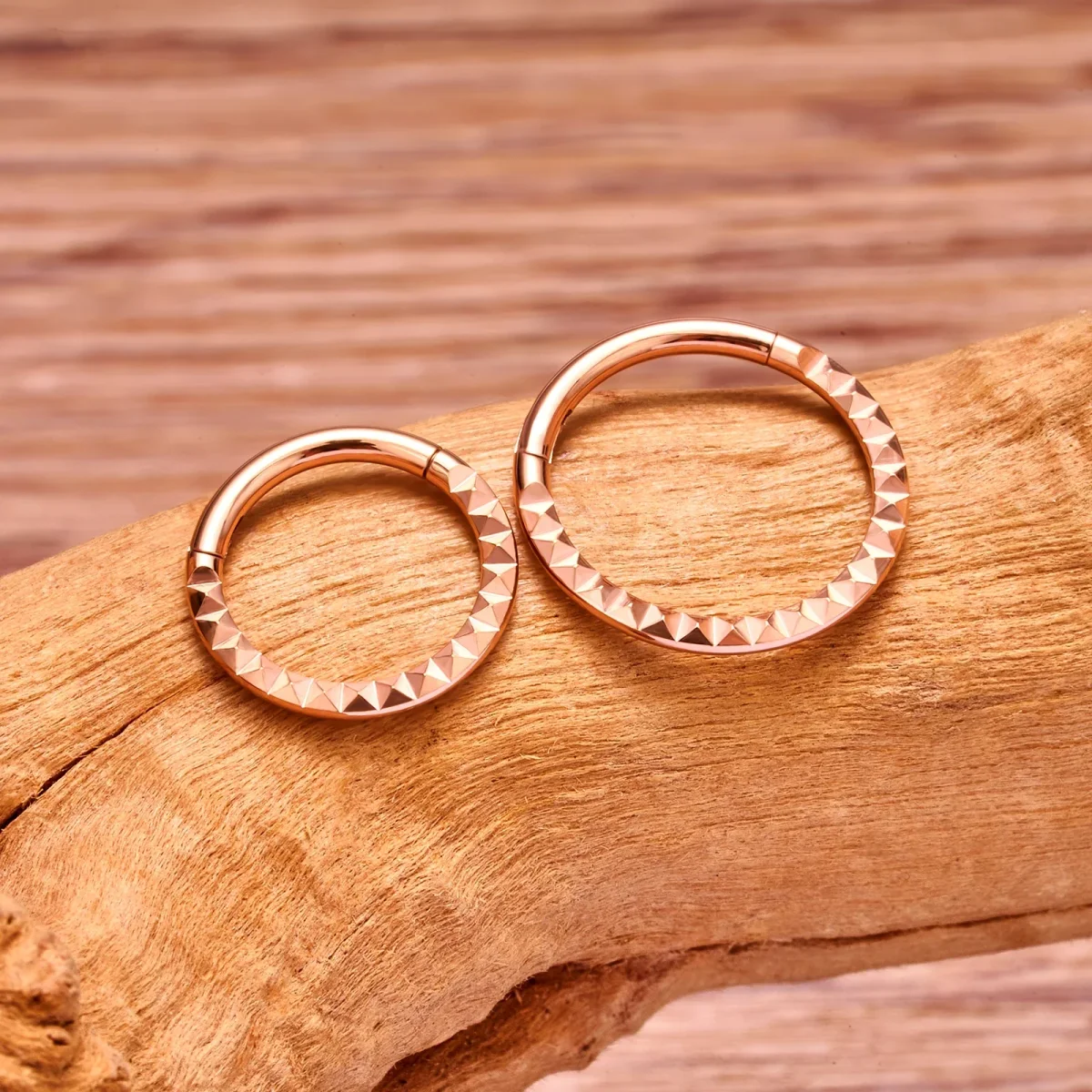 Daith clicker with geometric patterns titanium septum ring 16G - Image 5