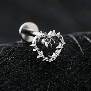 Labret stud with a spiked heart made of titanium 16G