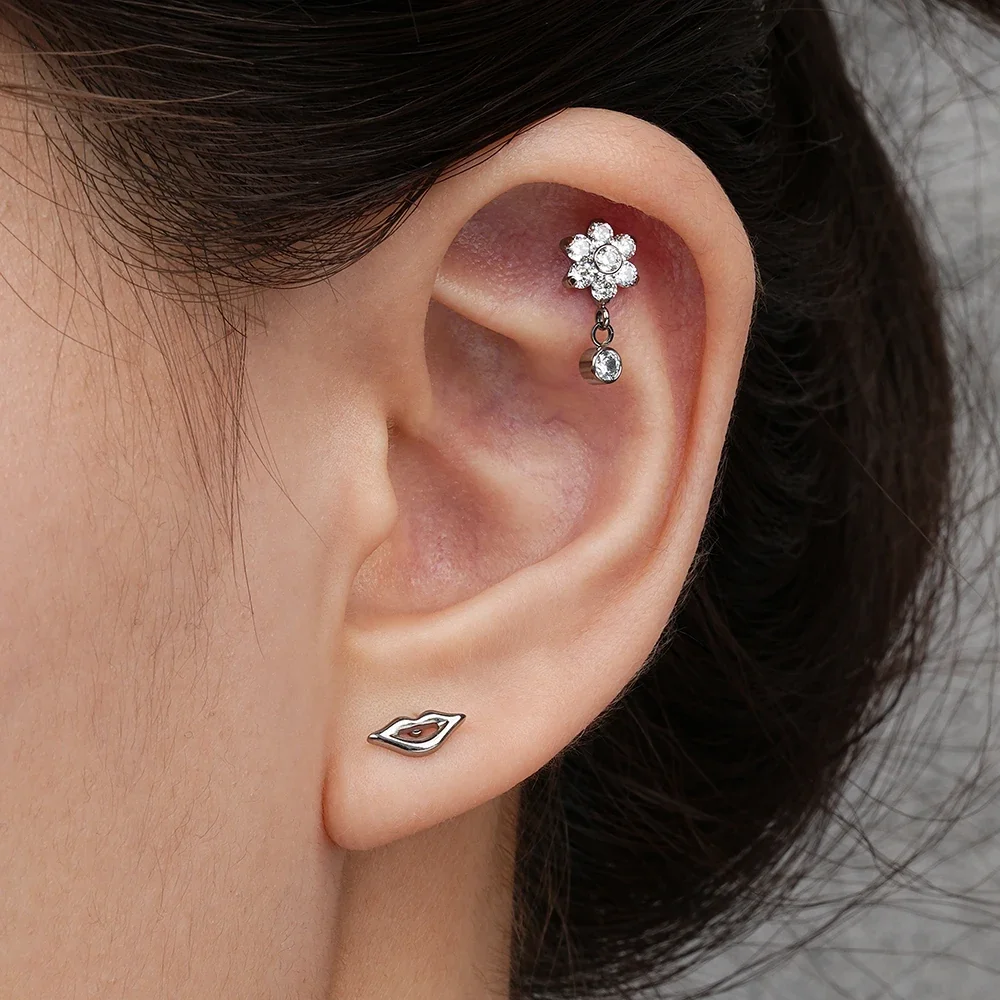 Lip shaped stud earring titanium stud earring 16G - Image 4