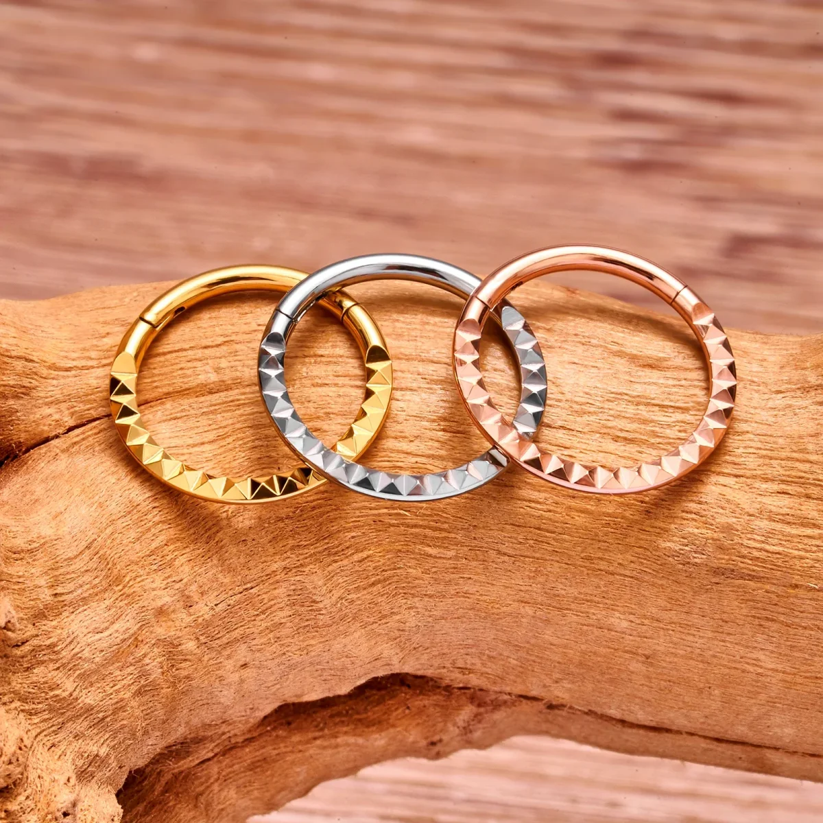 Daith clicker with geometric patterns titanium septum ring 16G - Image 3